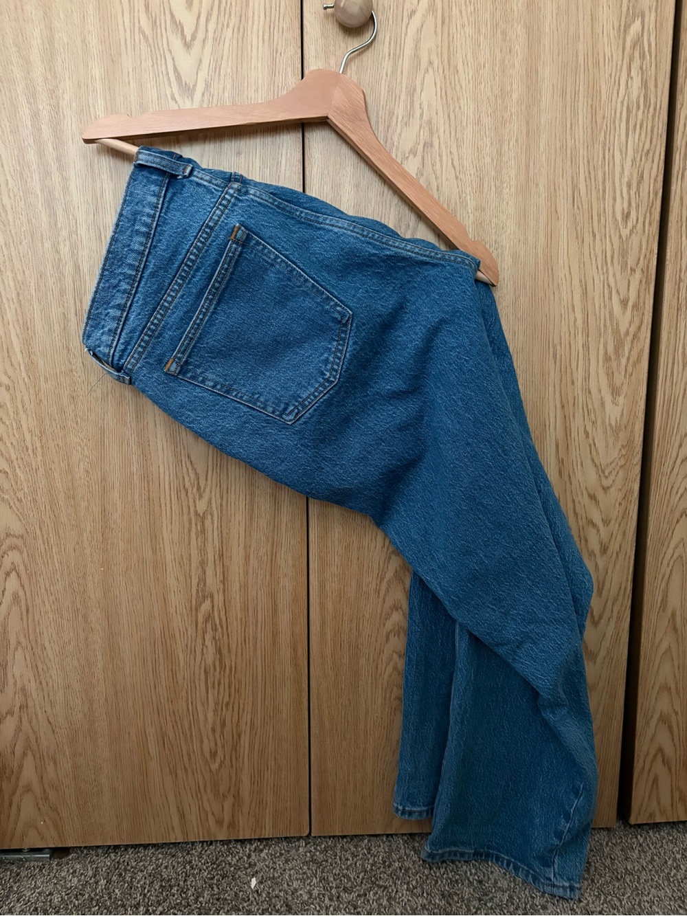 Abercrombie & Fitch Deep Blue Relaxed Jeans